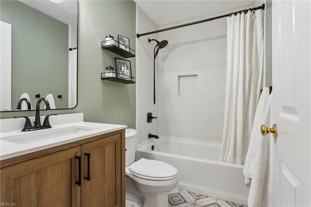 100 Quantico LOOP, Yorktown, VA 23693