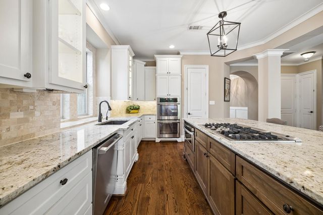 1360 Chippendale Road, Houston, TX 77018