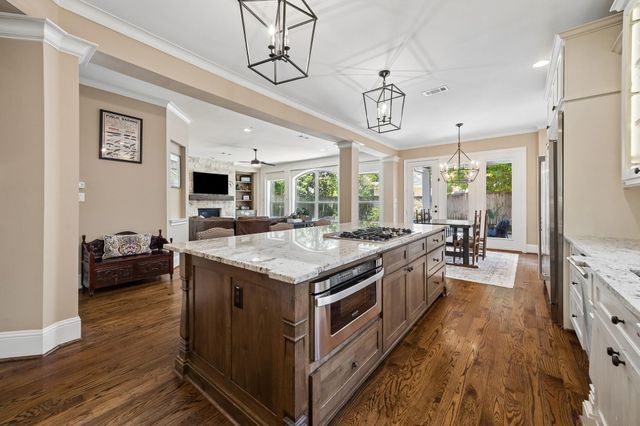 1360 Chippendale Road, Houston, TX 77018