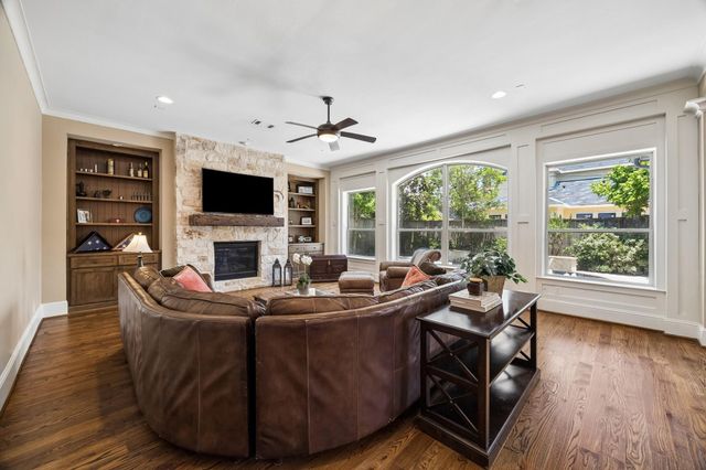 1360 Chippendale Road, Houston, TX 77018