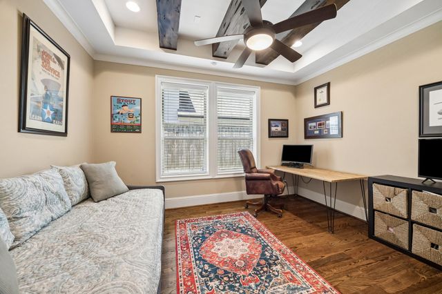 1360 Chippendale Road, Houston, TX 77018