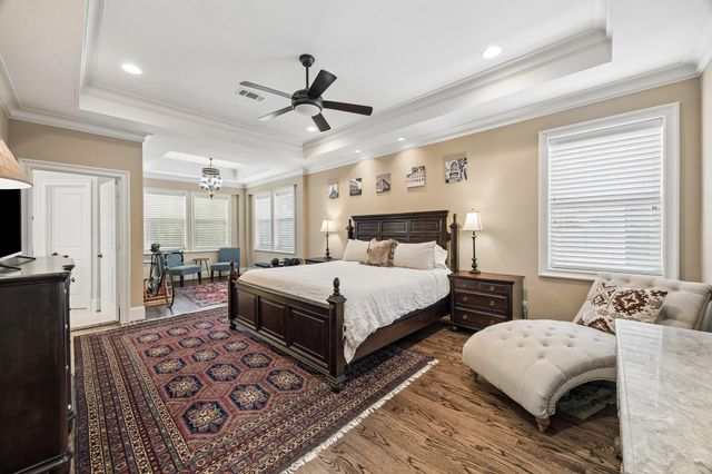 1360 Chippendale Road, Houston, TX 77018
