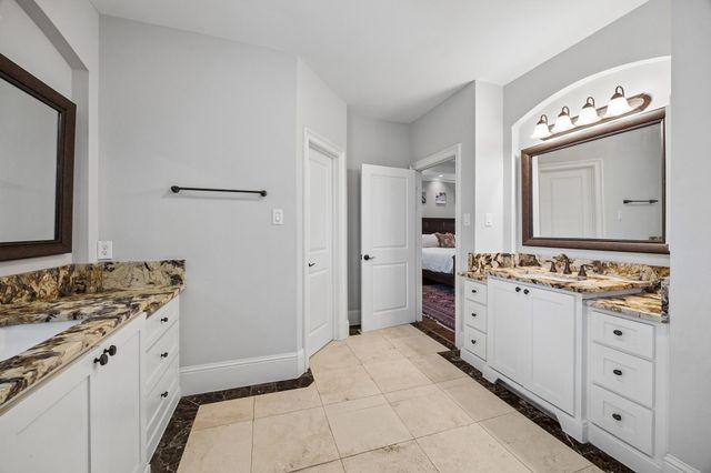 1360 Chippendale Road, Houston, TX 77018