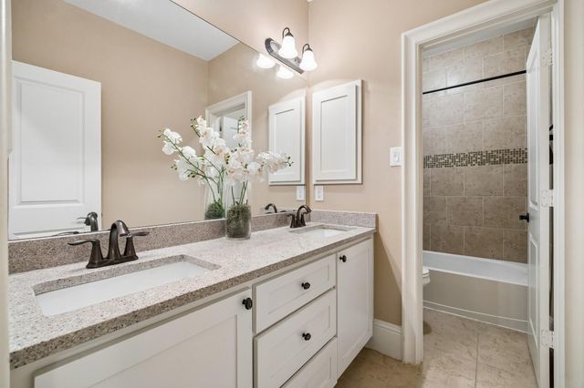 1360 Chippendale Road, Houston, TX 77018