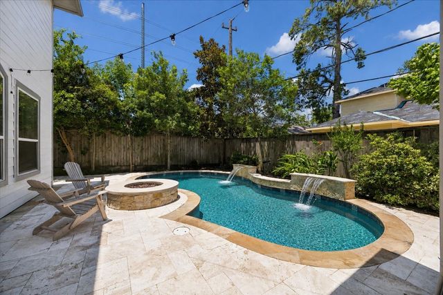 1360 Chippendale Road, Houston, TX 77018