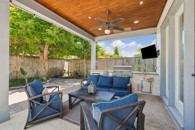 1360 Chippendale Road, Houston, TX 77018