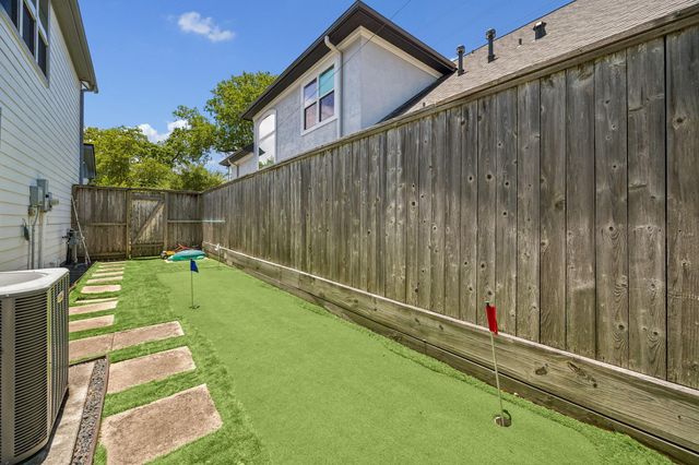 1360 Chippendale Road, Houston, TX 77018