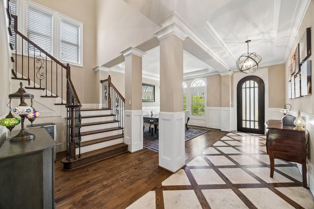 1360 Chippendale Road, Houston, TX 77018