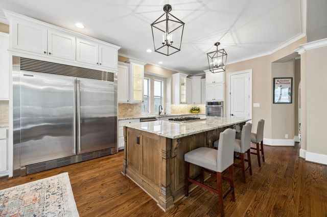 1360 Chippendale Road, Houston, TX 77018