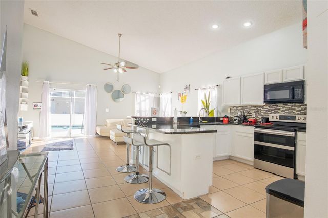 865 BLOOMINGDALE DRIVE, Davenport, FL 33897