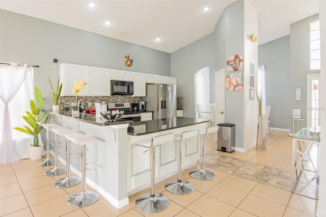 865 BLOOMINGDALE DRIVE, Davenport, FL 33897