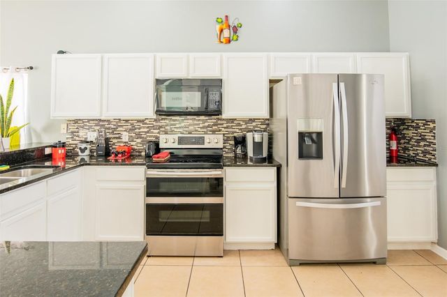 865 BLOOMINGDALE DRIVE, Davenport, FL 33897