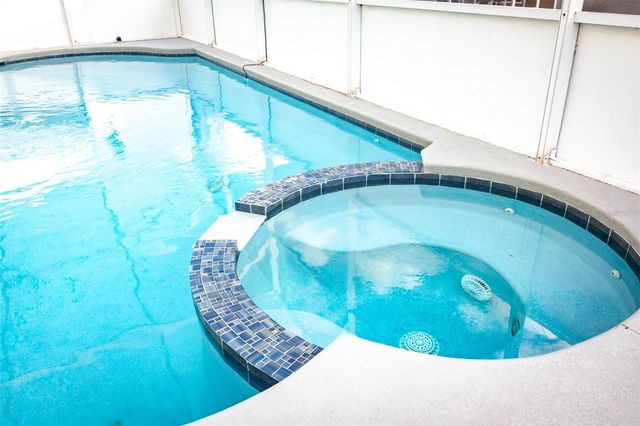 865 BLOOMINGDALE DRIVE, Davenport, FL 33897