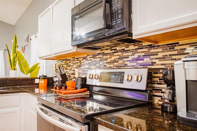 865 BLOOMINGDALE DRIVE, Davenport, FL 33897