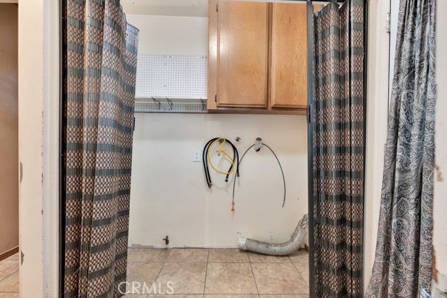 7725 Owensmouth, Canoga Park (los Angeles), CA 91304