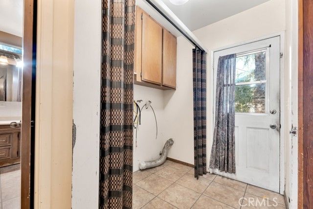 7725 Owensmouth, Canoga Park (los Angeles), CA 91304
