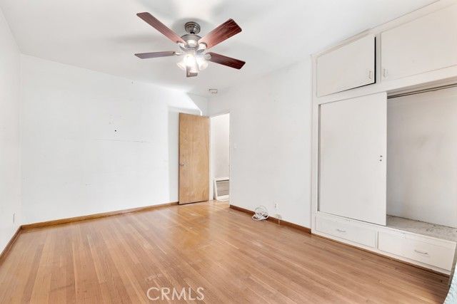 7725 Owensmouth, Canoga Park (los Angeles), CA 91304