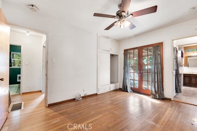 7725 Owensmouth, Canoga Park (los Angeles), CA 91304