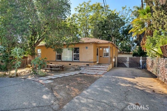 7725 Owensmouth, Canoga Park (los Angeles), CA 91304