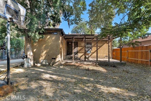 7725 Owensmouth, Canoga Park (los Angeles), CA 91304