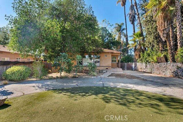 7725 Owensmouth, Canoga Park (los Angeles), CA 91304