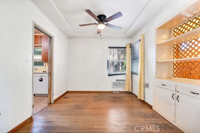 7725 Owensmouth, Canoga Park (los Angeles), CA 91304