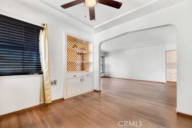 7725 Owensmouth, Canoga Park (los Angeles), CA 91304