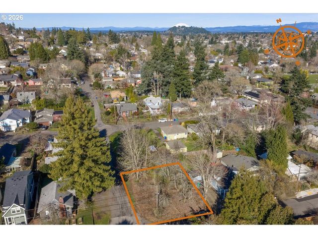 Se 74TH Ave 6, Portland, OR 97215