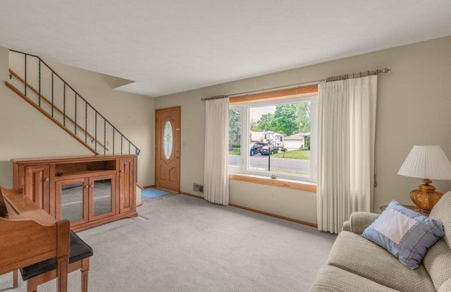 2105 Quartz Lane, Eagan, MN 55122