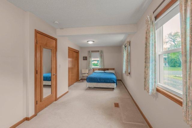 2105 Quartz Lane, Eagan, MN 55122