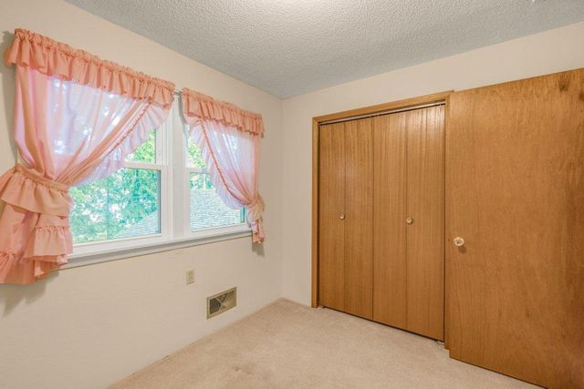 2105 Quartz Lane, Eagan, MN 55122