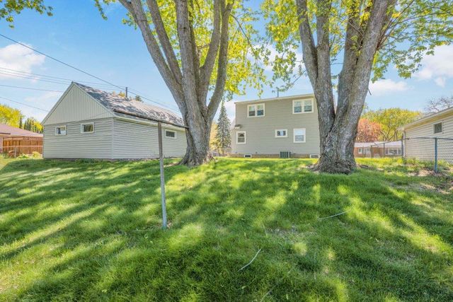 2105 Quartz Lane, Eagan, MN 55122
