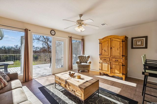 730 E Mather St Unit H302, New Braunfels, TX 78130