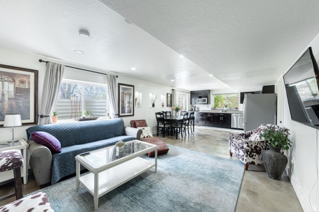 Image 15 of property listing at 1022 E 450 S, Pleasant Grove, UT 84062