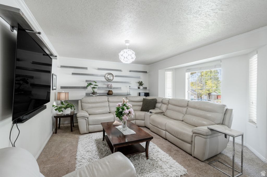 Image 4 of property listing at 1022 E 450 S, Pleasant Grove, UT 84062