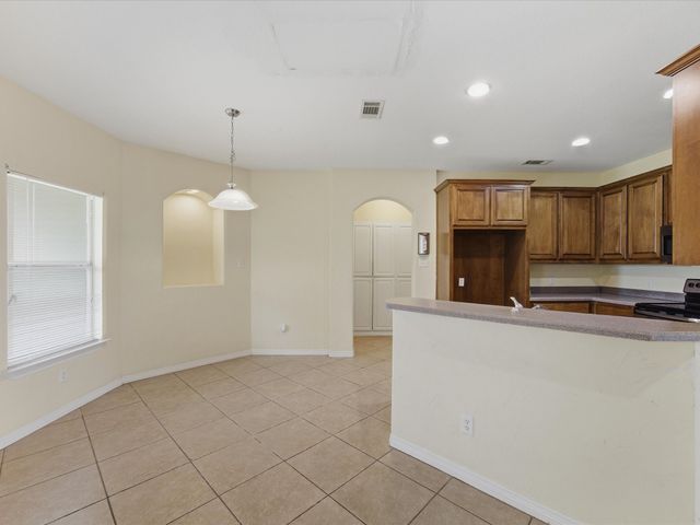 208 Red Wolf Lane, Red Oak, TX 75154
