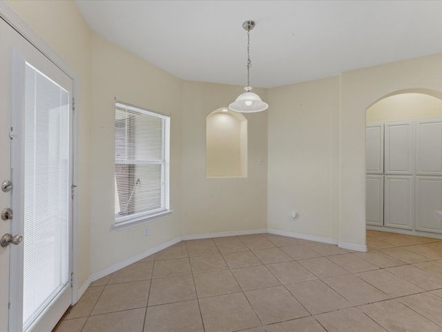 208 Red Wolf Lane, Red Oak, TX 75154