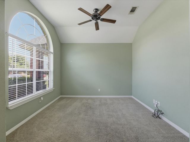 208 Red Wolf Lane, Red Oak, TX 75154