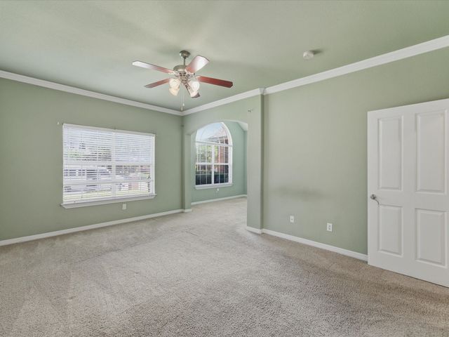 208 Red Wolf Lane, Red Oak, TX 75154