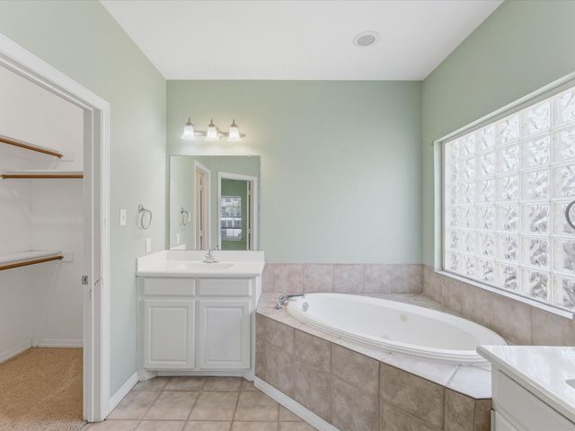 208 Red Wolf Lane, Red Oak, TX 75154