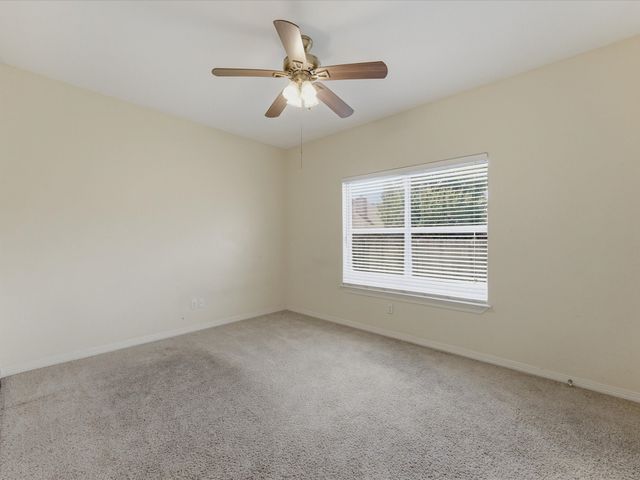 208 Red Wolf Lane, Red Oak, TX 75154