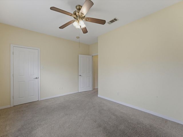 208 Red Wolf Lane, Red Oak, TX 75154