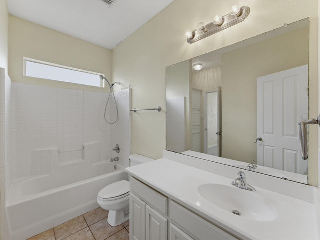 208 Red Wolf Lane, Red Oak, TX 75154