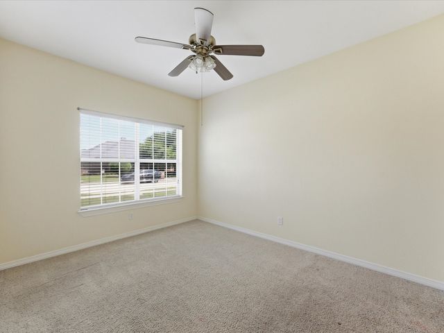 208 Red Wolf Lane, Red Oak, TX 75154