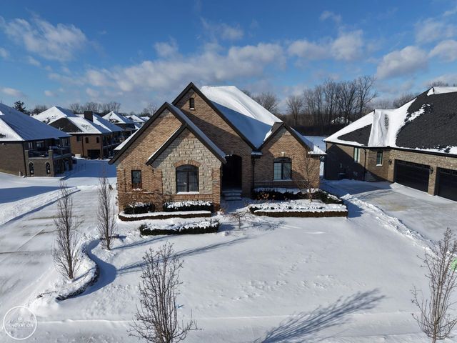 60749 Forest Creek Drive, Washington, MI 48094