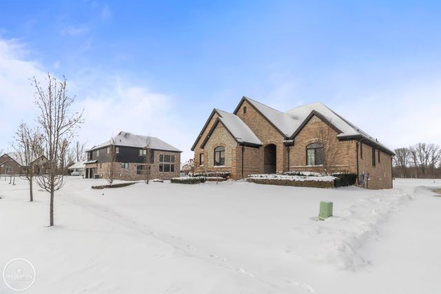 60749 Forest Creek Drive, Washington, MI 48094