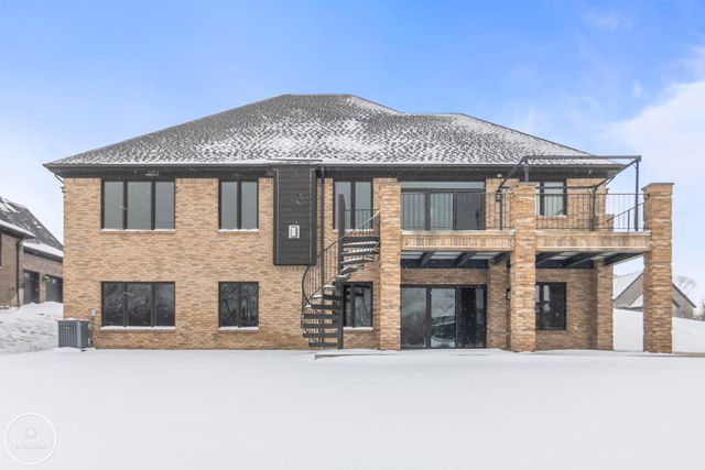 60749 Forest Creek Drive, Washington, MI 48094