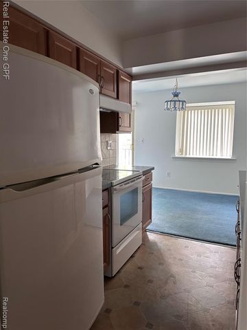 311 Riviera Drive, Saint Clair Shores, MI 48080