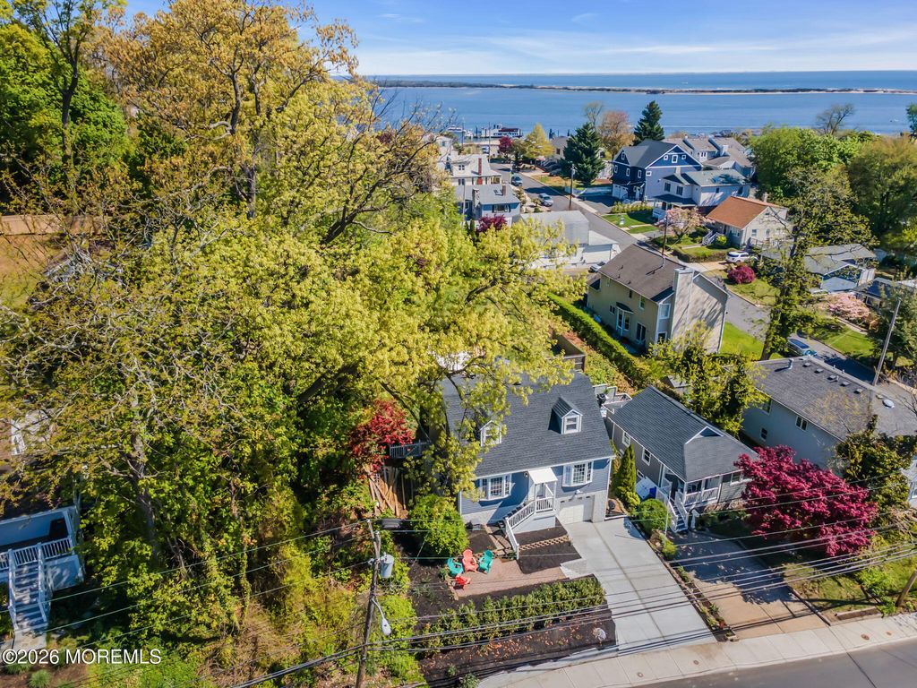 212 Linden Avenue, Highlands, NJ 07732
