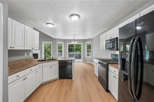 209 Eagle Glen Court, Woodstock, GA 30189